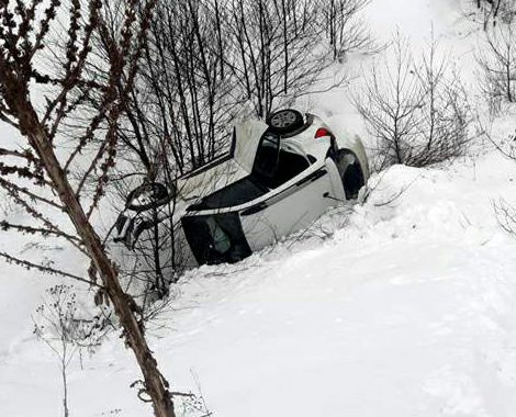 Deprem bölgesinden dönen gönüllüler kaza yaptı: 4 yaralı