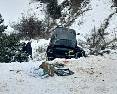 Kar yağışı ve buzlanma kazaya neden oldu: 1 ölü, 3 yaralı