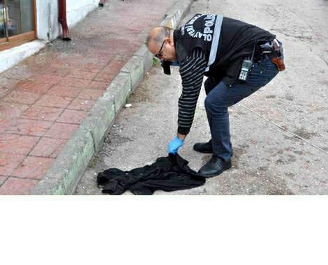 Soğukpınar Mahallesi’nde bırakılan eşofman polisi alarma geçirdi