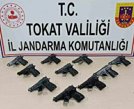 Tokat’ta kaçak silah operasyonu: 10 tabanca ele geçirildi