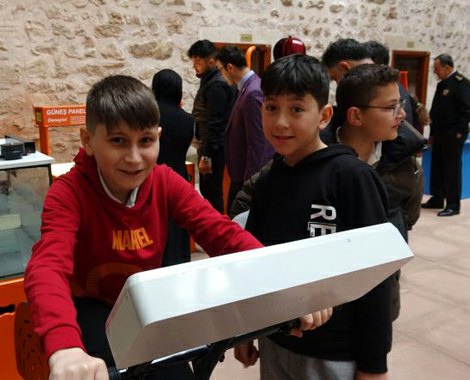 Tokat’ta meraklı mucitler bilim akademisi açıldı