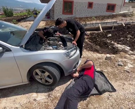 Tokat’ta kaputa sıkışan yavru kedi itfaiye ekiplerince kurtarıldı