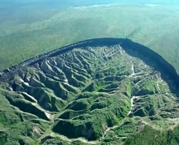 Sibirya’da “Cehenneme Açılan Kapı” gittikçe büyüyor