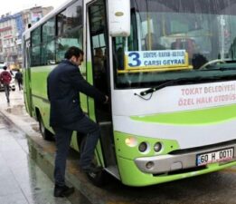 Toplu taşıma ücretilerine yapılan zam öğrenciyi vurdu