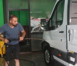 Tokat’ta sıcakların uğramadığı tek adres; Oto Yıkamacılar