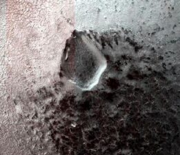 NASA, Mars yüzeyindeki ürkütücü “örümcekleri” görüntüledi