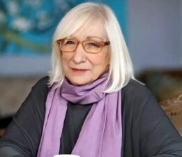 Ünlü yazar hayatını kaybetti