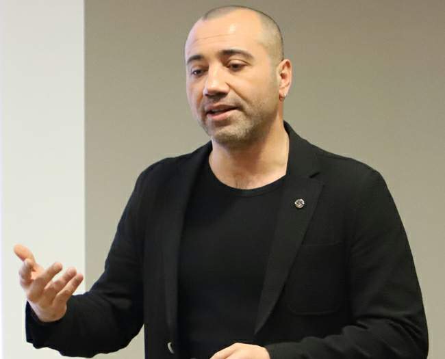 Dr. H. İbrahim Öztürk: “Teknoloji bağımlılığı günümüzün en yaygın sorunlarından biridir”
