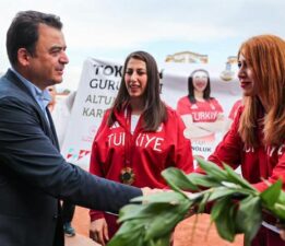 Tokatlı Sevda-Sevtap Altınoluk kardeşlere coşkulu karşılama