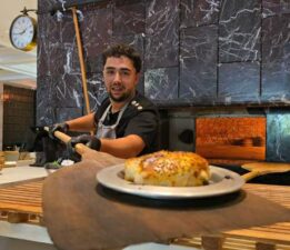 Tokat kebabını hamburger formatıyla çocuklara sevdirmek istiyor