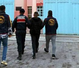 Tokat’ta çeşitli suçlardan aranan iki kişi yakalandı
