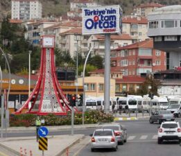 “Türkiye’nin tam ortası Yozgat” totemleri dikkat çekiyor