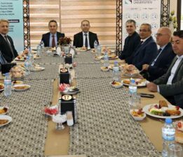Rektör Yılmaz, Dünyanın en etkili bilim insanlarıyla biraraya geldi