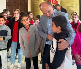 Reşadiye Belediyesi’nden çocuklar için tiyatro etkinliği