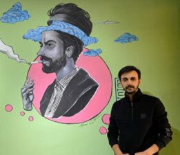 Sanatını duvarlarda yaşatıyor