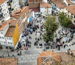 Tokat’ta 2 asırlık “Cuma Pazarı” geçmişle günümüzü buluşturuyor