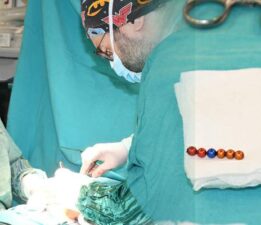 4 yaşındaki çocuğun bağırsağından 13 tane mıknatıs çıktı