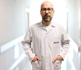 Opr. Dr. Mithat Kıvrak, ‘İdrar kaçırma problemi ve çözümleri’