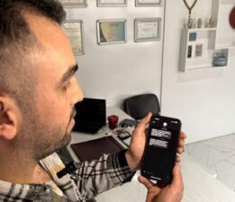 Mesajı görünce paniğe kapıldı, aracını kapıda görünce rahatladı