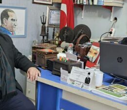 Başkan Özdemir, Duayen gazeteci Bilgin’i Niksar’da ziyaret etti