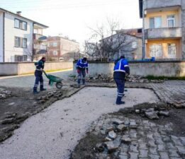 Erbaa Belediyesi’nde yol ve kaldırım bakım çalışmaları devam ediyor