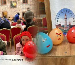 Minikler “Balondan Hacı Yatmaz”la gönlünce eğlendi