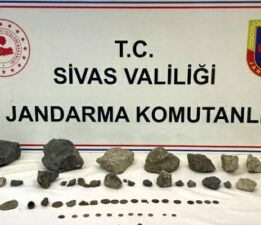 Sivas’ta tarihi eser niteliği taşıyan taşlar, sikkeler ve objeler ele geçirildi