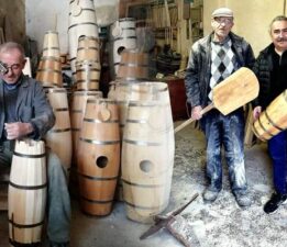 Tokat’ın son yayık ustası, artık dekoratif yayıklar üretiyor
