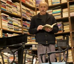 45 yılda 30 bin kitap biriktirdi, gençlerin kullanımına sundu