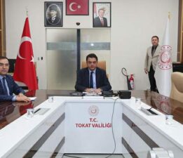 Vali Köklü, Sokak hayvanları için düzenlenen video konferansa katıldı