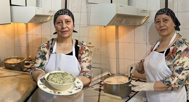 Tek başına hem çorba hem de ana yemek özelliği taşıyor