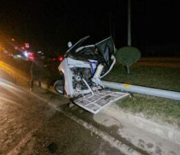 Tokat’ta direğe çarpan “Tofaş” kağıt gibi ezildi
