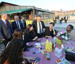 Rektör Prof. Dr. Fatih Yılmaz öğrencilerle iftarda buluştu