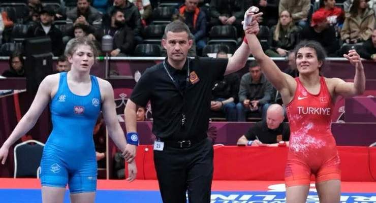 Milli güreşçi Tokatlı Nesrin Baş’tan Avrupa’da gümüş madalya