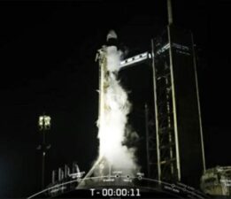 SpaceX, kutup yörüngesine ilk insanlı uzay uçuşunu gerçekleştirdi