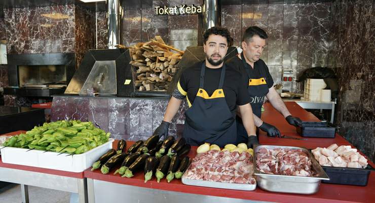 Tokatlılar Türkiye’ye kebap resti çekti