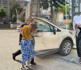 Kucağındaki bebeğiyle cezaevine gitti