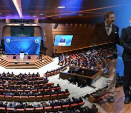 Cumhurbaşkanı Erdoğan Tokatlı o isme ödülünü bizzat takdim etti