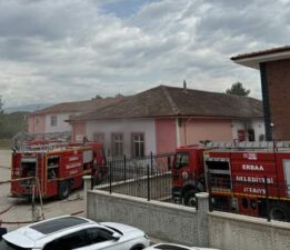 Öğretmenler odasında çıkan yangın büyümeden söndürüldü