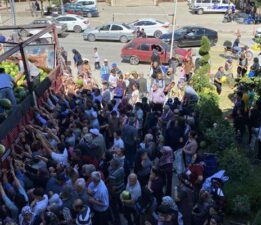 Tokatlı üreticiden halka ikram karpuzlar yarım saatte bitti