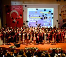 TOGÜ Tıp Fakültesi mezuniyet töreni coşkuyla gerçekleştirildi
