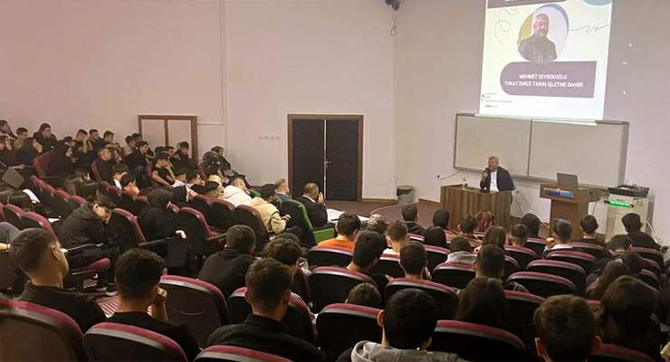 Mehmet Seyrekoğlu, Gençleri “Tarımın Geleceği” hakkında bilgilendirdi