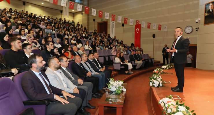 TOGÜ’de “2025-2026 Eğitim Öğretim Yılı Oryantasyon” programı düzenlendi