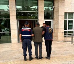 13 yıl hapis cezası bulunan firari jandarmadan kaçamadı