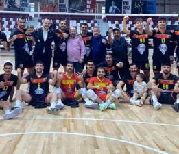 Niksar Belediyesi evinde set vermedi