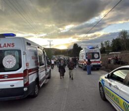 Erbaa’da minibüs ile otomobil çarpıştı: 5 yaralı