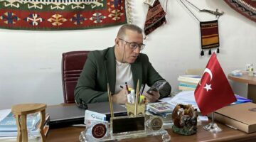Sanal kimlik gerçeği unutturuyor, rol karmaşası bireyi intihara sürüklüyor