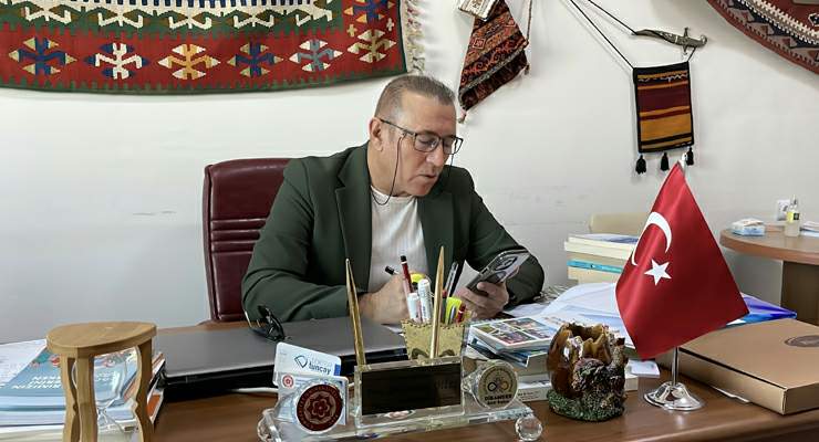 Sanal kimlik gerçeği unutturuyor, rol karmaşası bireyi intihara sürüklüyor