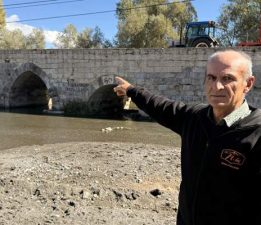 Tarihi köprü 2 bin yıldır hizmet veriyor
