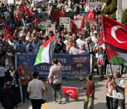 Tokat’ta Sumud Filosu’na destek yürüyüşü